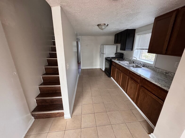 More Photos Of 2048 4th Ave, Cincinnati Multifamily For Sale