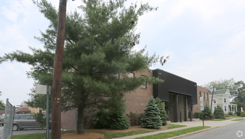 Primary Photo Of 108-122 John St, Hackensack Warehouse For Lease