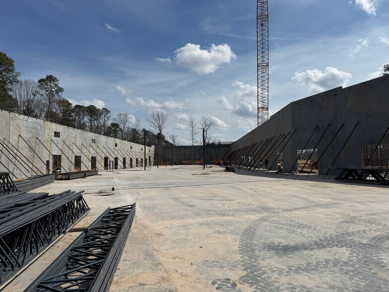 More Photos Of 1050 Northgate Ct, Morrisville Light Distribution For Lease