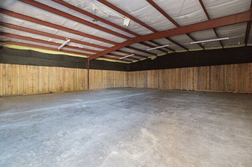 More Photos Of 1398 S Valley Rd, West Plains General Retail For Sale