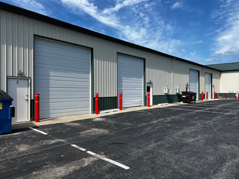 Primary Photo Of 275-291 Westmeadow Pl, Lowell Light Manufacturing For Lease