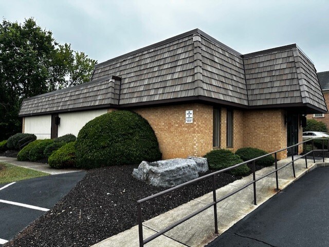 More Photos Of 1135 W Governor Rd, Hummelstown Office For Lease