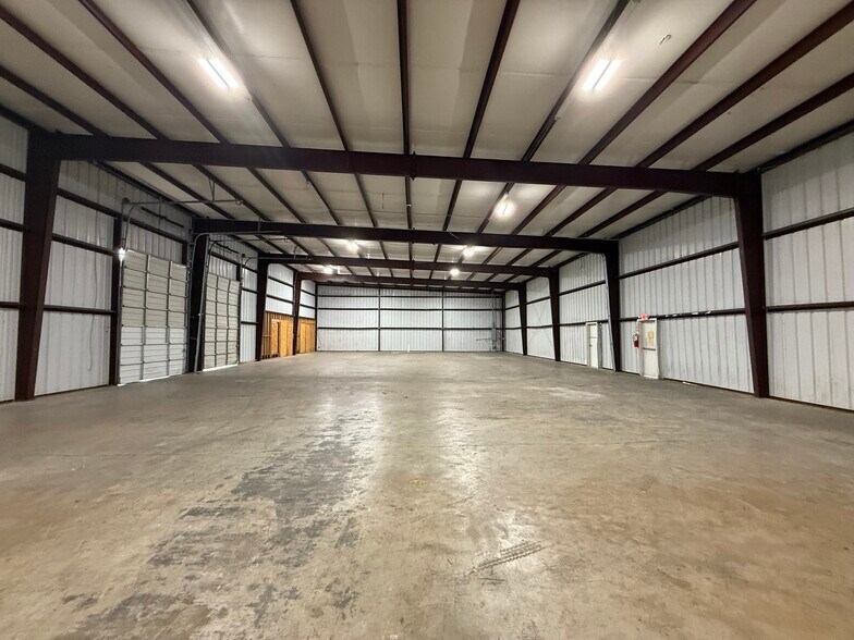 More Photos Of 21755 I45 N, Spring Showroom For Lease