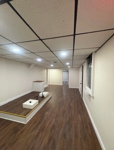 More Photos Of 330-336 E Main St, Twin Lakes General Retail For Lease