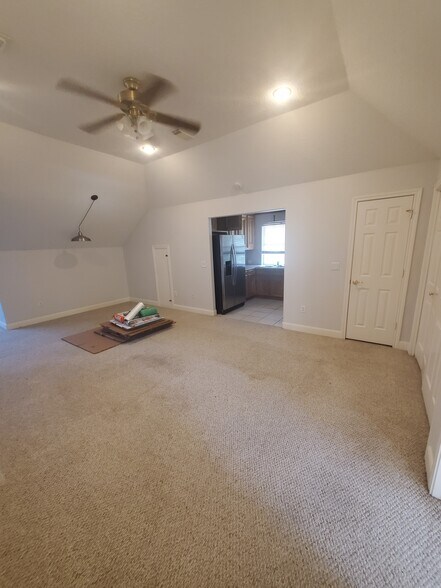 More Photos Of 1700 FM 517 Rd E, Dickinson Loft Creative Space For Lease