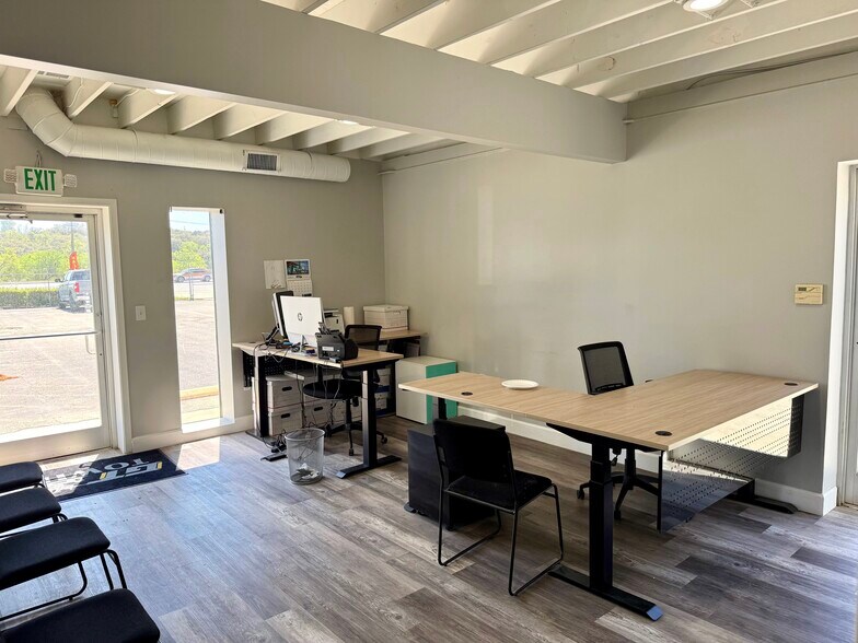 More Photos Of 10219 Culebra Rd, San Antonio Auto Repair For Lease