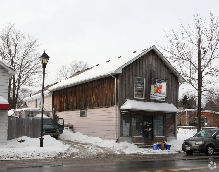 Primary Photo Of 15958 Airport Rd, Caledon Storefront Retail Residential For Sale