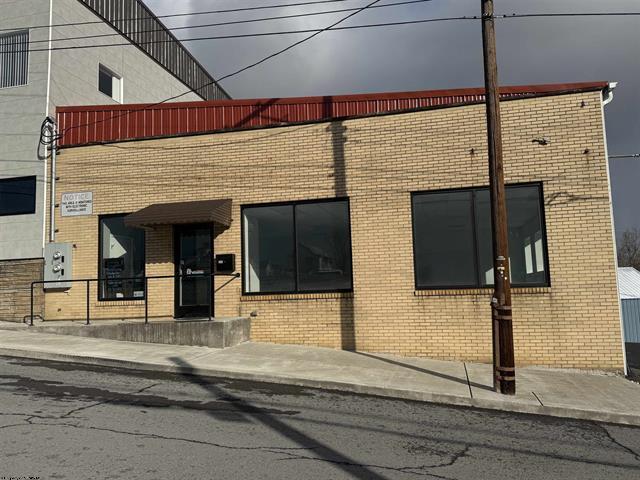 More Photos Of 205 10th St, Fairmont Light Manufacturing For Sale