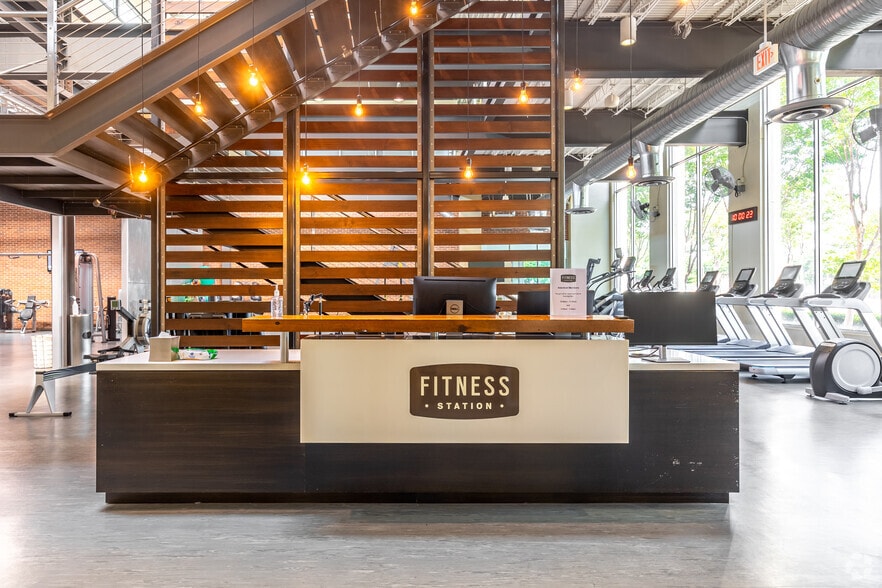 More Photos Of 901 S Central Expy, Richardson Office For Lease