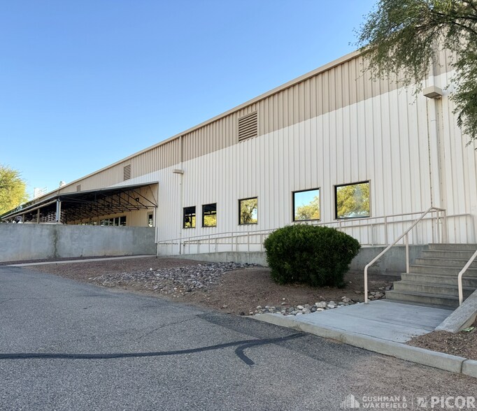 More Photos Of 2929 E Corona Rd, Tucson Light Distribution For Lease