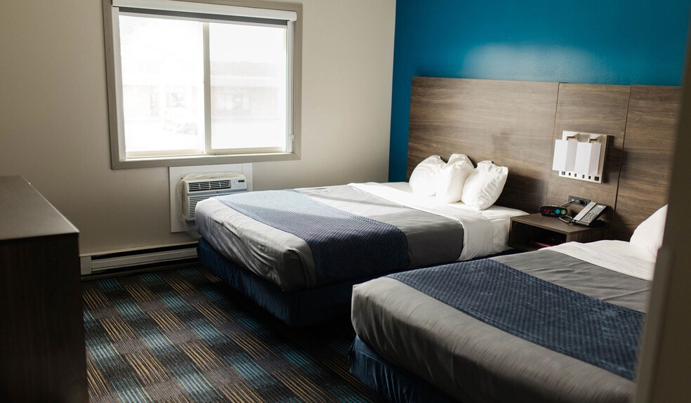 More Photos Of 921 N Lincoln Rd, Escanaba Hotel For Sale