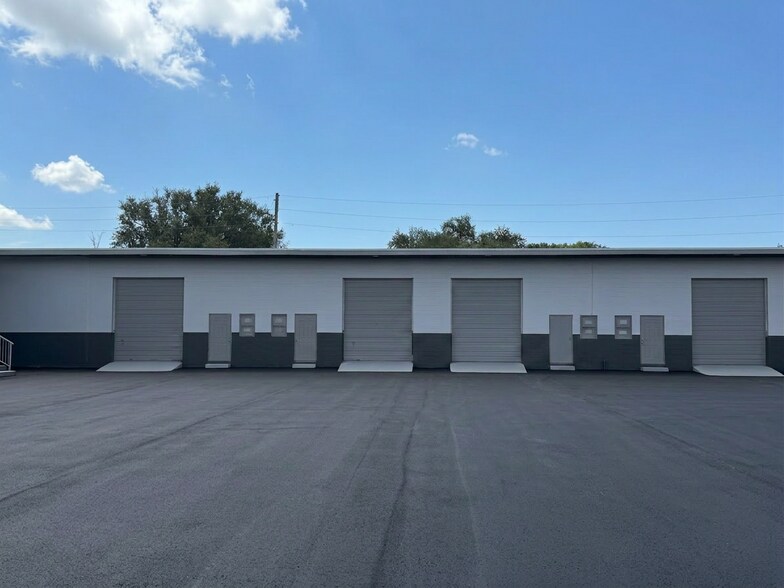More Photos Of 4926 Old Winter Garden Rd, Orlando Warehouse For Lease