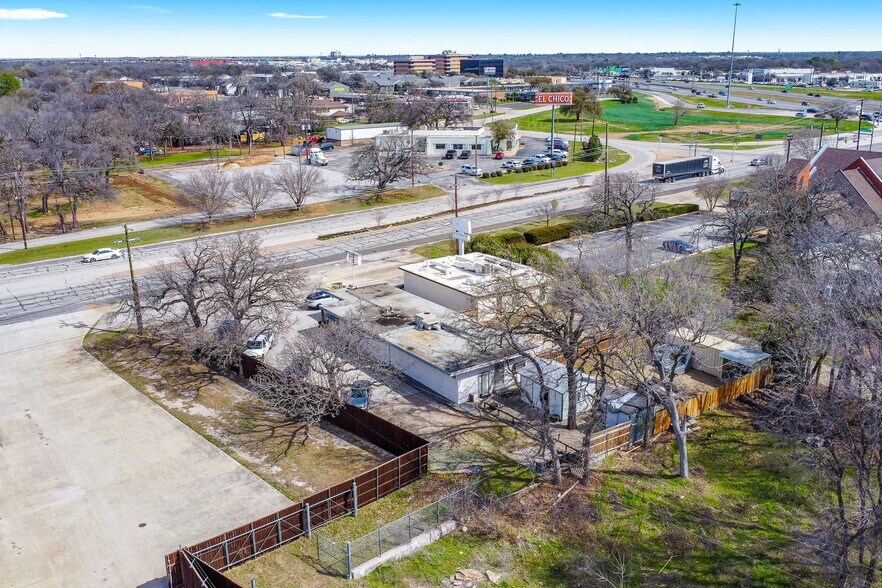 More Photos Of 7604 Baker Blvd, Richland Hills Freestanding For Sale