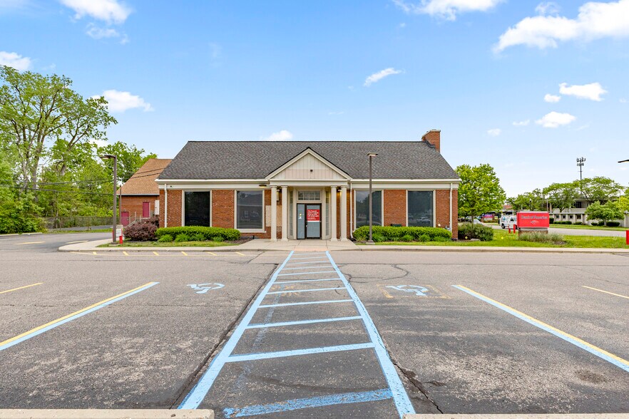 Primary Photo Of 23700 Goddard Rd, Taylor Bank For Lease