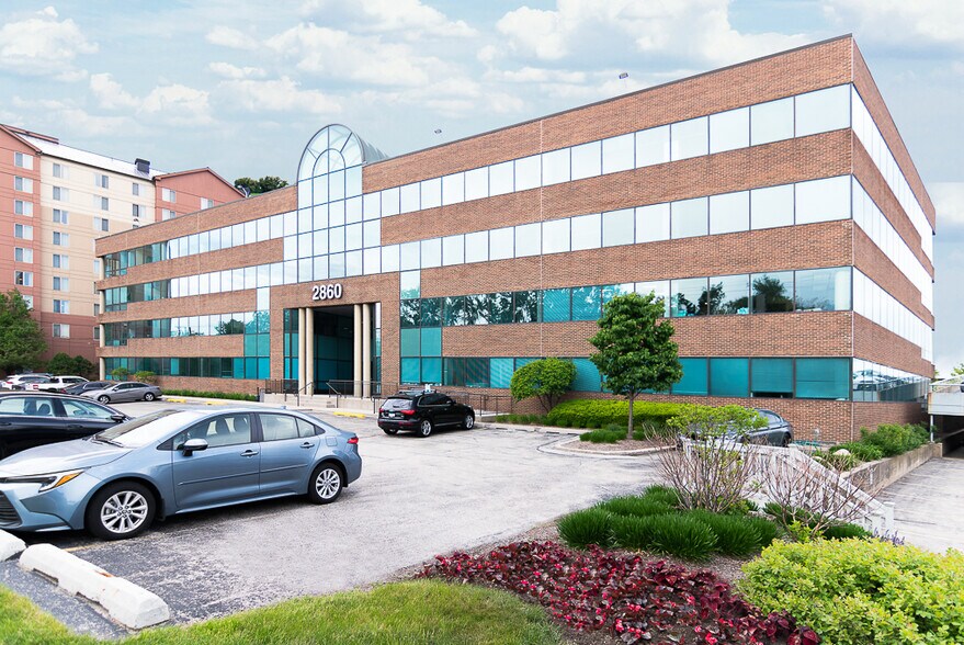 More Photos Of 2860 S River Rd, Des Plaines Office For Lease