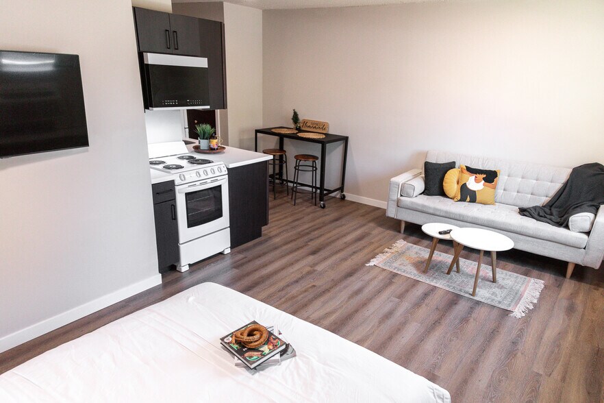 More Photos Of 125 Byrd Ave, Neenah Apartments For Sale