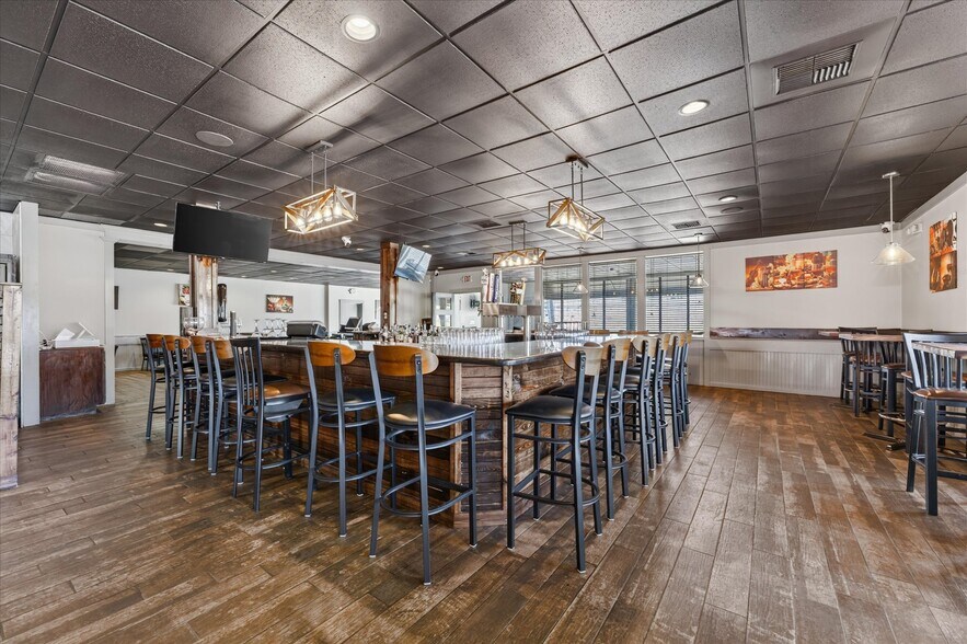 More Photos Of 4000 Fort Campbell Blvd, Hopkinsville Restaurant For Sale