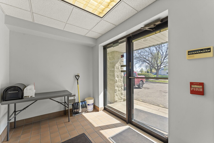 More Photos Of 8825 N Xylon Ave, Brooklyn Park Manufacturing For Sale