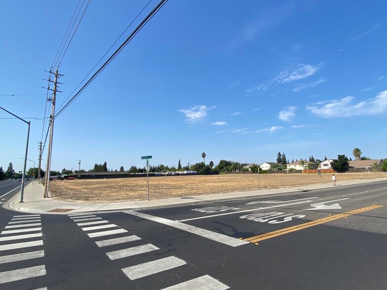 Primary Photo Of 3957 Coffee Rd, Modesto Land For Sale