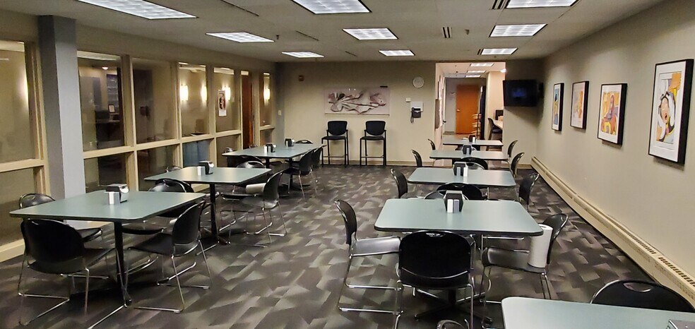 More Photos Of 9990 Old Olive Street Rd, Creve Coeur Office For Sale