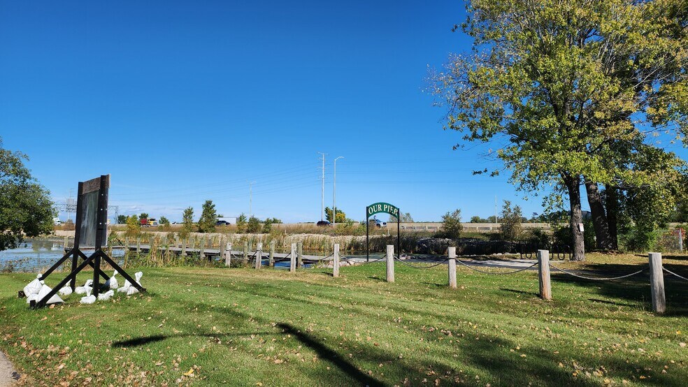 More Photos Of 2189 Abraham Ln, Oshkosh Flex For Lease