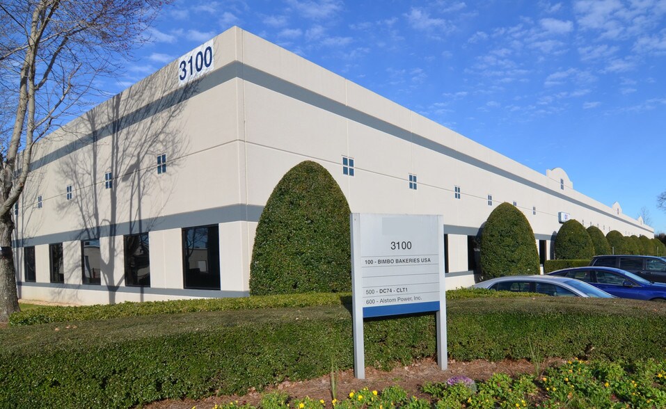 More Photos Of 3401 International Airport Dr, Charlotte Warehouse For Lease