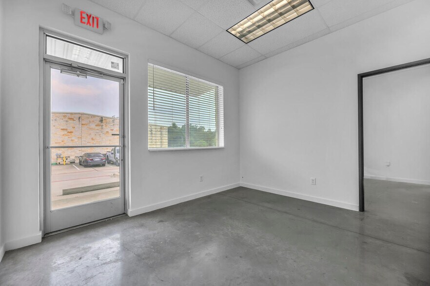 More Photos Of 2000 Windy Ter, Cedar Park Warehouse For Sale