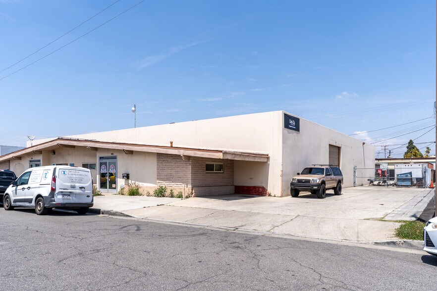 Primary Photo Of 931-945 W Hoover Ave, Orange Manufacturing For Sale