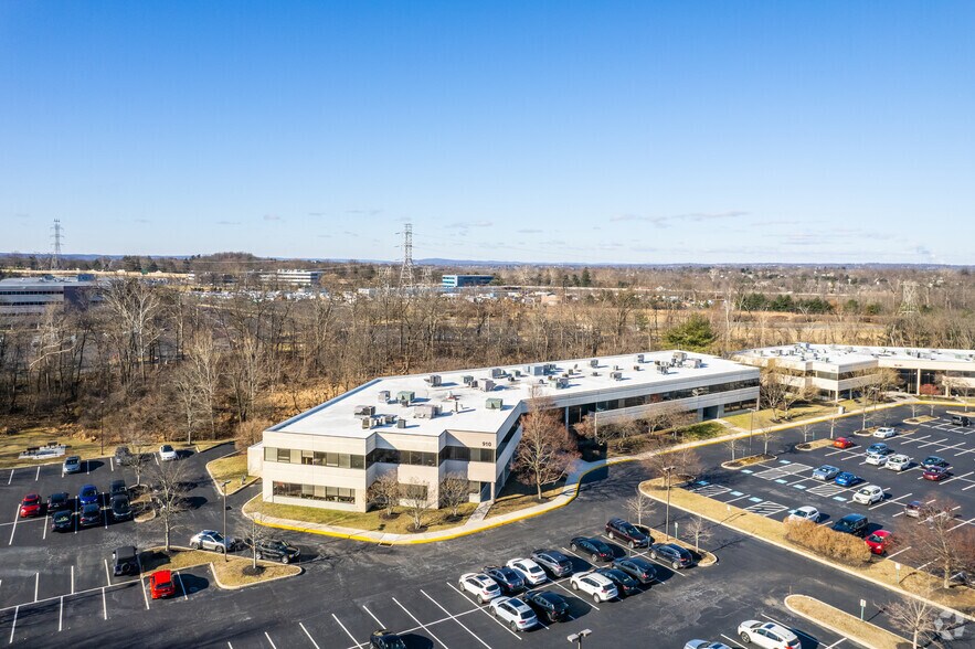 More Photos Of 925 Harvest Dr, Blue Bell Unknown For Lease