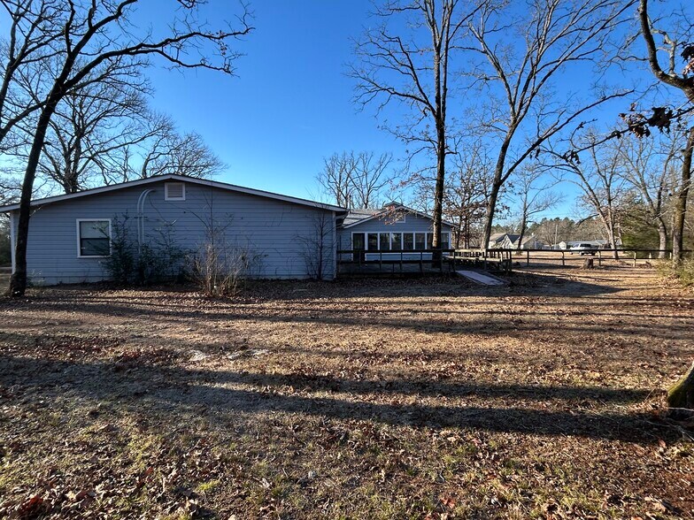 More Photos Of 2003 E US Highway 84, Palestine Office For Sale