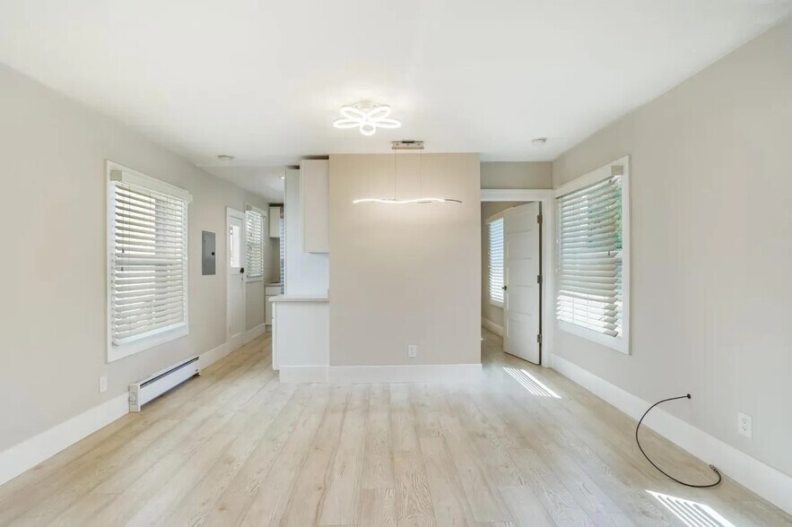 More Photos Of 1124 Douglas Ave, Burlingame Apartments For Sale
