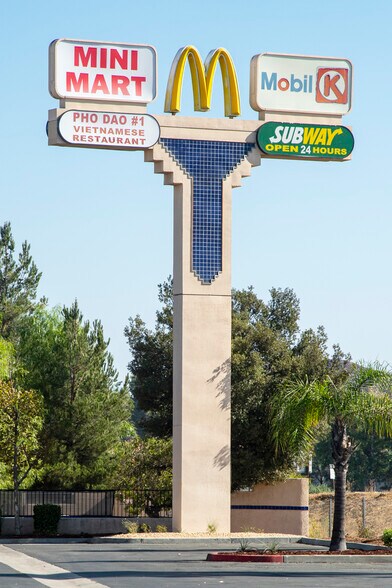 More Photos Of 39840-39872 Los Alamos Rd, Murrieta Unknown For Lease