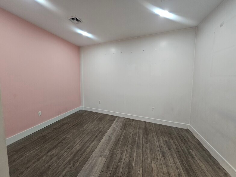 More Photos Of 1800 Great Neck Rd, Copiague Apartments For Lease