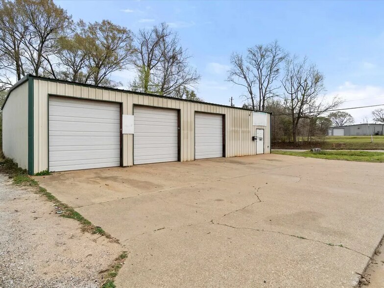 Primary Photo Of 420 E Scott St, Gilmer Industrial For Sale