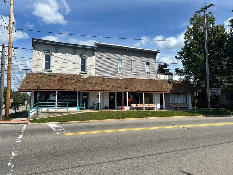 More Photos Of 7 E Muskegon St, Kent City Storefront Retail Residential For Sale