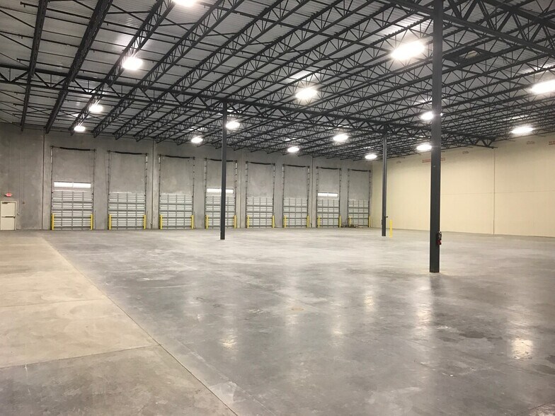 More Photos Of 14350 NW 56th Ct, Miami Warehouse For Lease