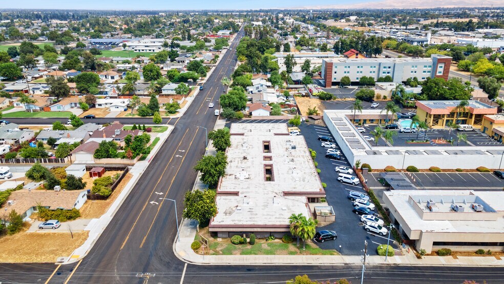More Photos Of 1629 Pollasky Ave, Clovis Office For Sale