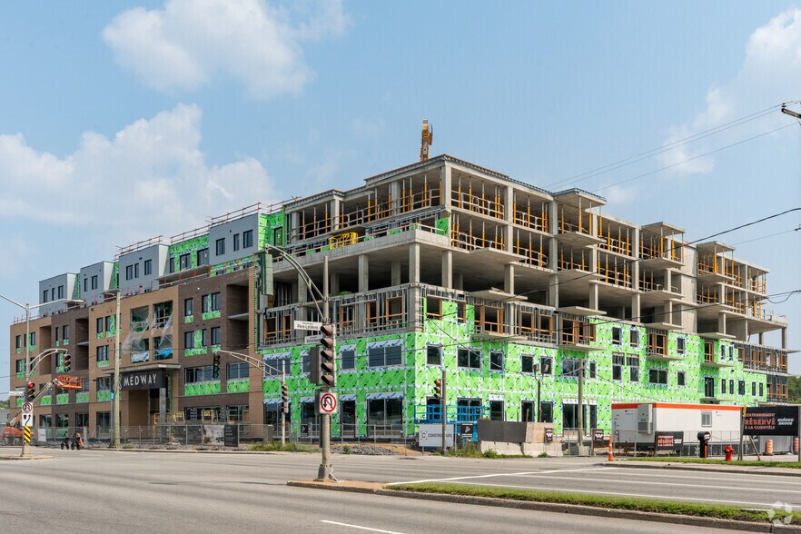 More Photos Of 1101 Boul Wilfrid-Hamel, Québec Continuing Care Retirement Community For Lease