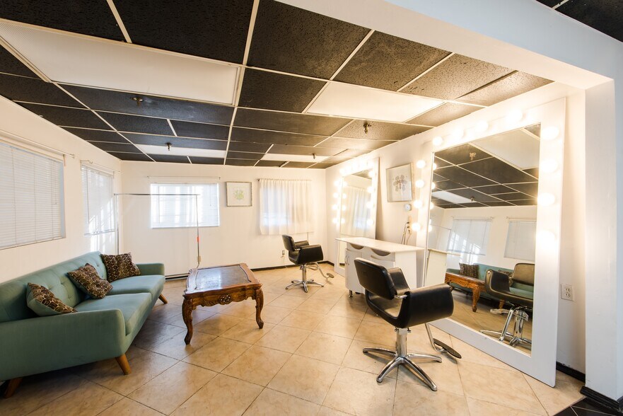 More Photos Of 6000 Avalon Blvd, Los Angeles Warehouse For Lease