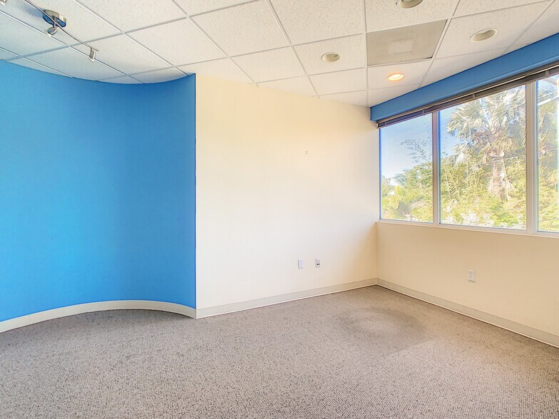 More Photos Of 777 SE 20th St, Fort Lauderdale Loft Creative Space For Lease