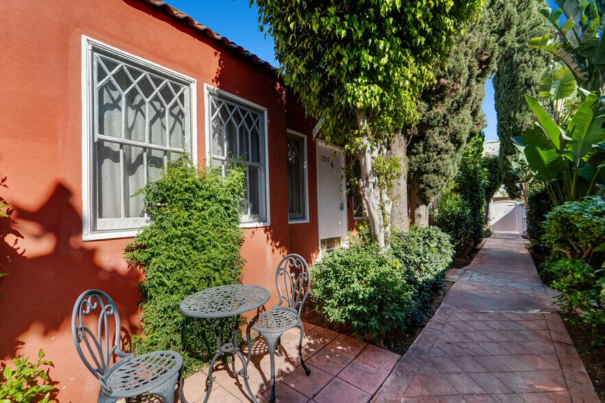 More Photos Of 1227 N Fairfax Ave, West Hollywood Apartments For Sale