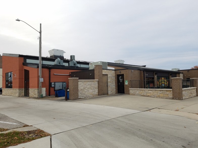 More Photos Of 419 Main St, Cedar Falls Storefront For Sale