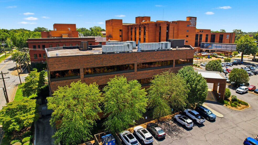 More Photos Of 415 N Center St, Hickory Office For Sale