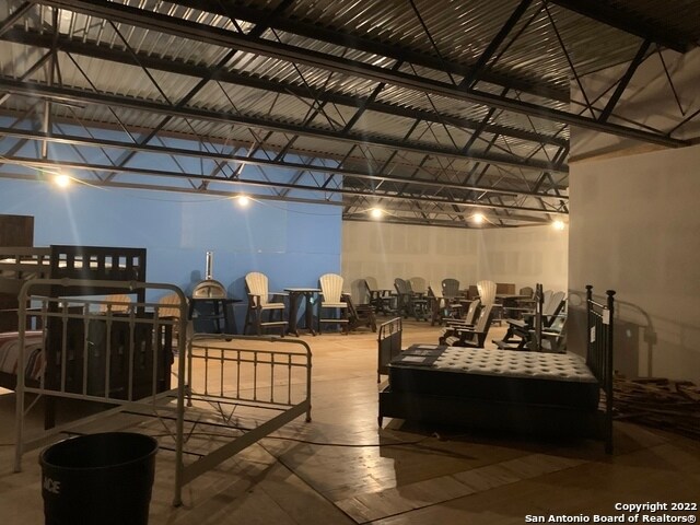 More Photos Of 2209 E Main St, Uvalde Storefront For Sale