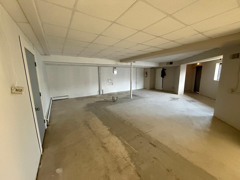 More Photos Of 4300 Amelia Ave, Lyons General Retail For Lease