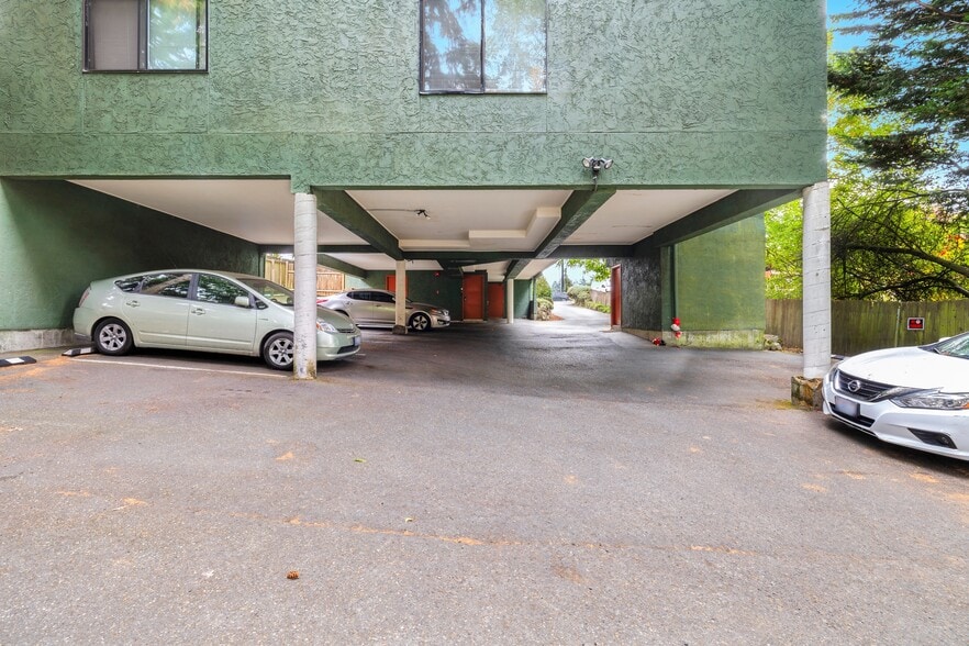 More Photos Of 712 N 143rd St, Seattle Apartments For Sale