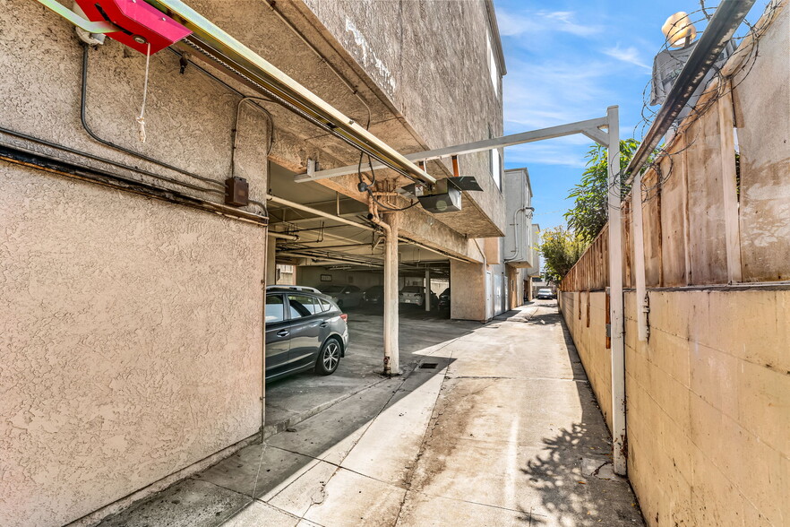 More Photos Of 3350 Drew St, Los Angeles Apartments For Sale