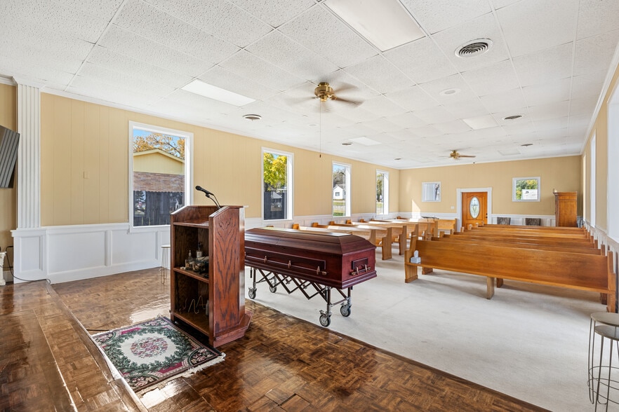 More Photos Of 1501 W Main St, Collinsville Funeral Home For Sale