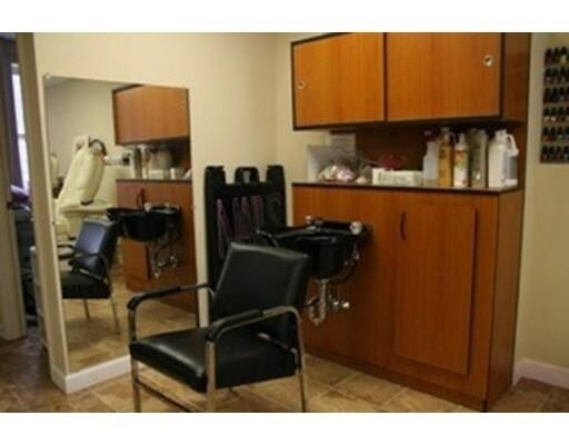 More Photos Of 320-326 Boston Post Rd, Sudbury Storefront Retail Office For Lease