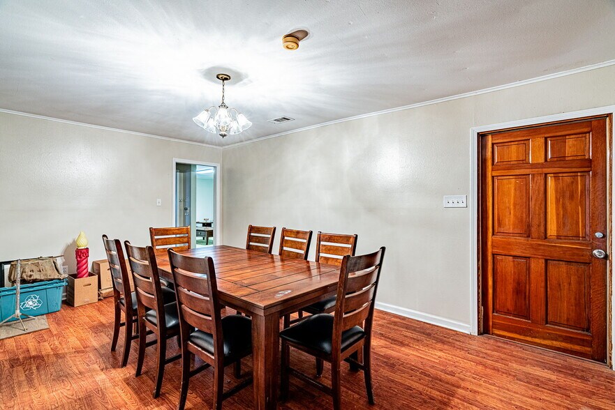 More Photos Of 2800 Lake Villa Dr, Metairie Flex For Sale